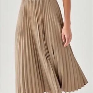 BNWT Naked Zebra Pleated Coral Skirt - Size Small